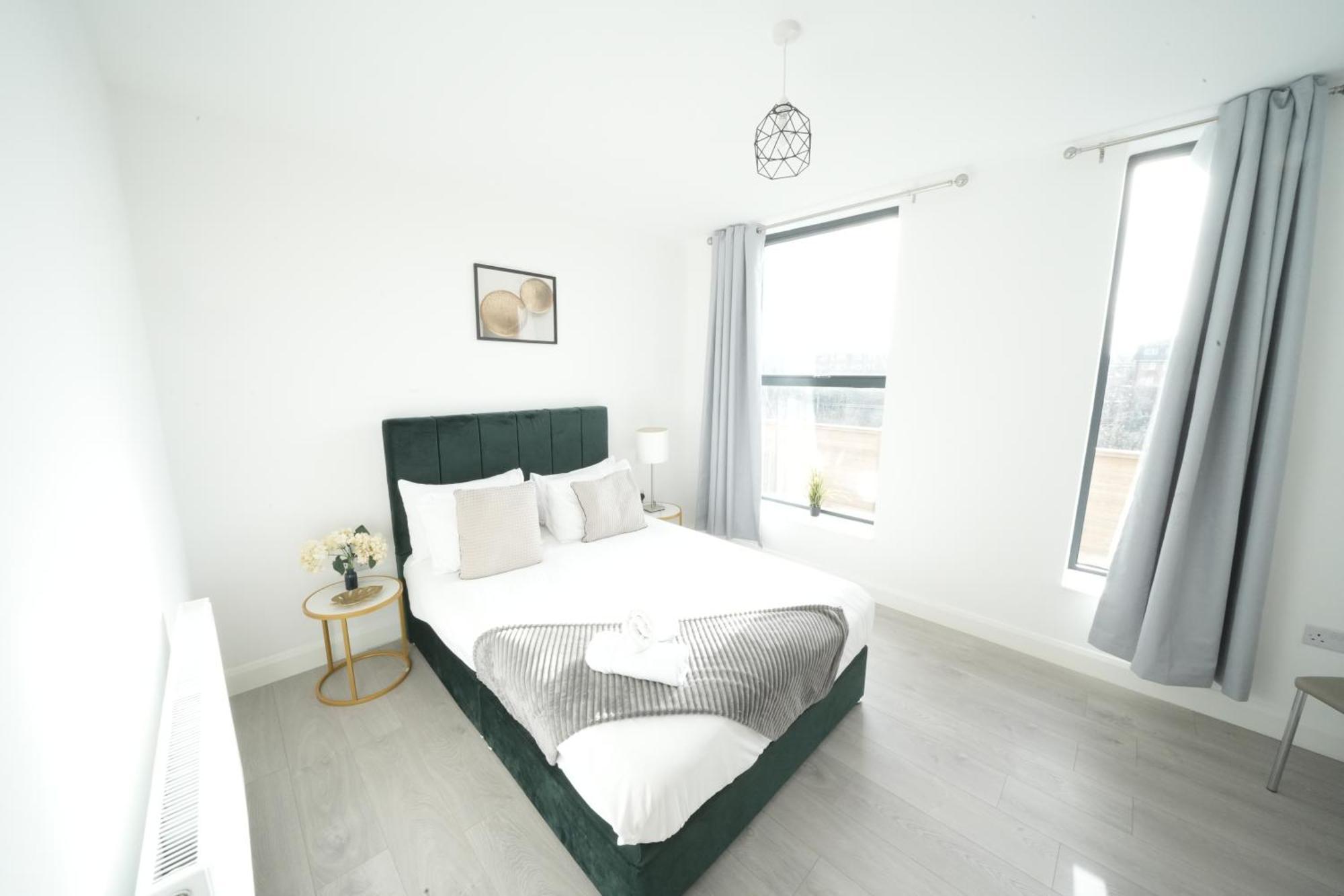 Ealing Broadway Great Stay 7-Minute Walk From The Underground ภายนอก รูปภาพ