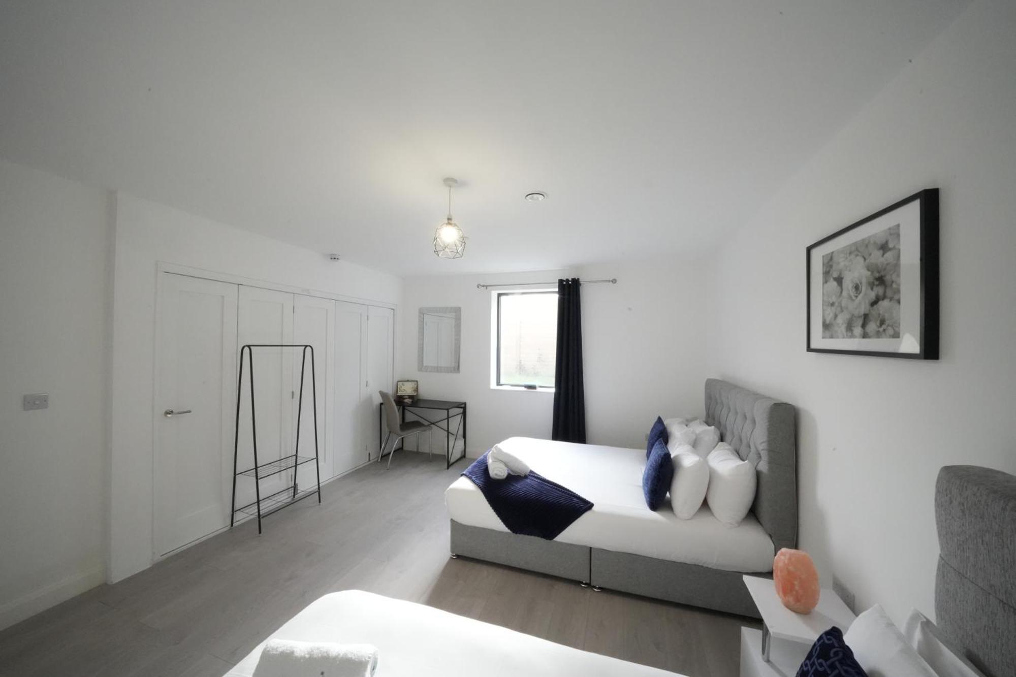 Ealing Broadway Great Stay 7-Minute Walk From The Underground ภายนอก รูปภาพ