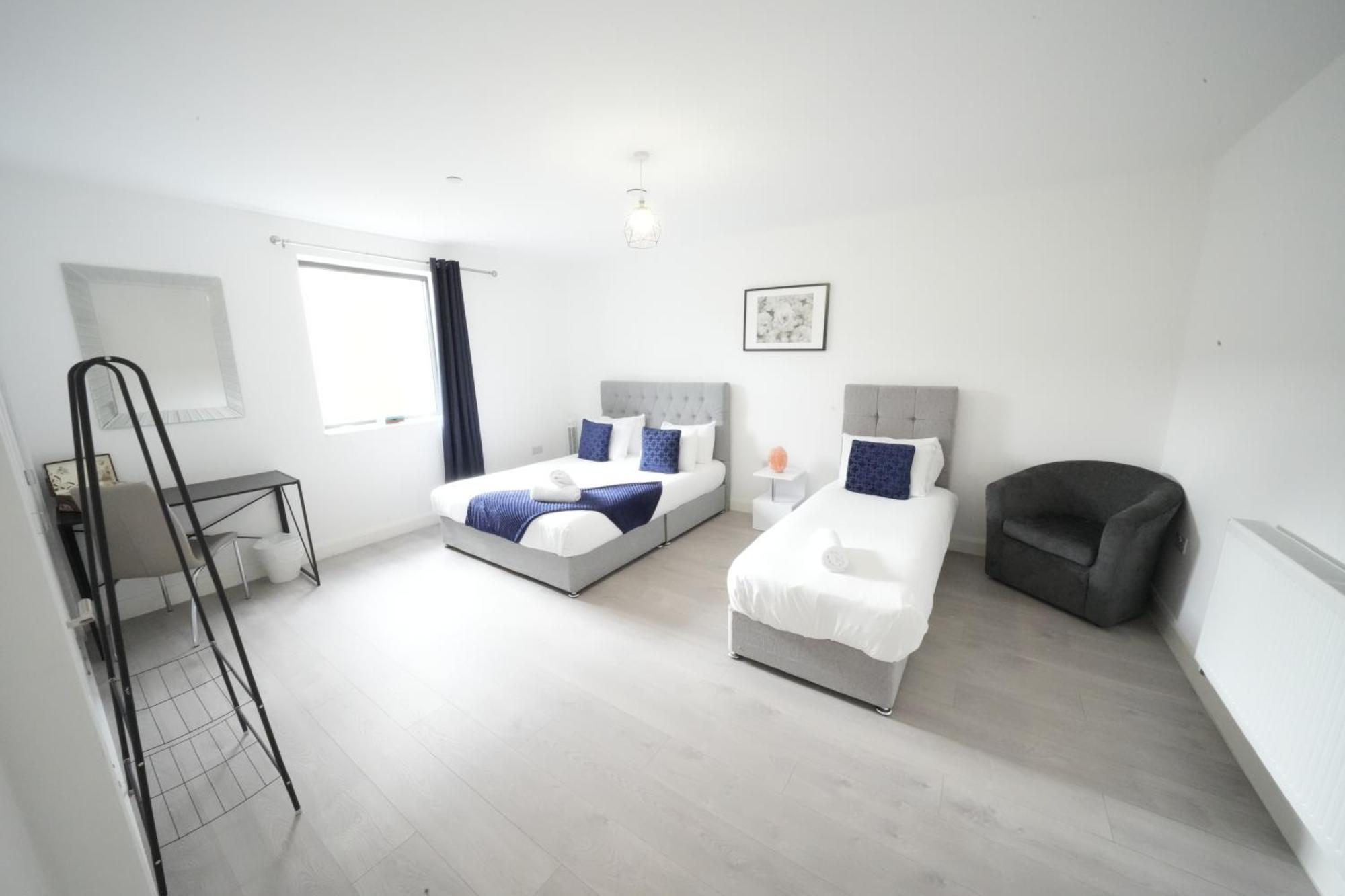 Ealing Broadway Great Stay 7-Minute Walk From The Underground ภายนอก รูปภาพ