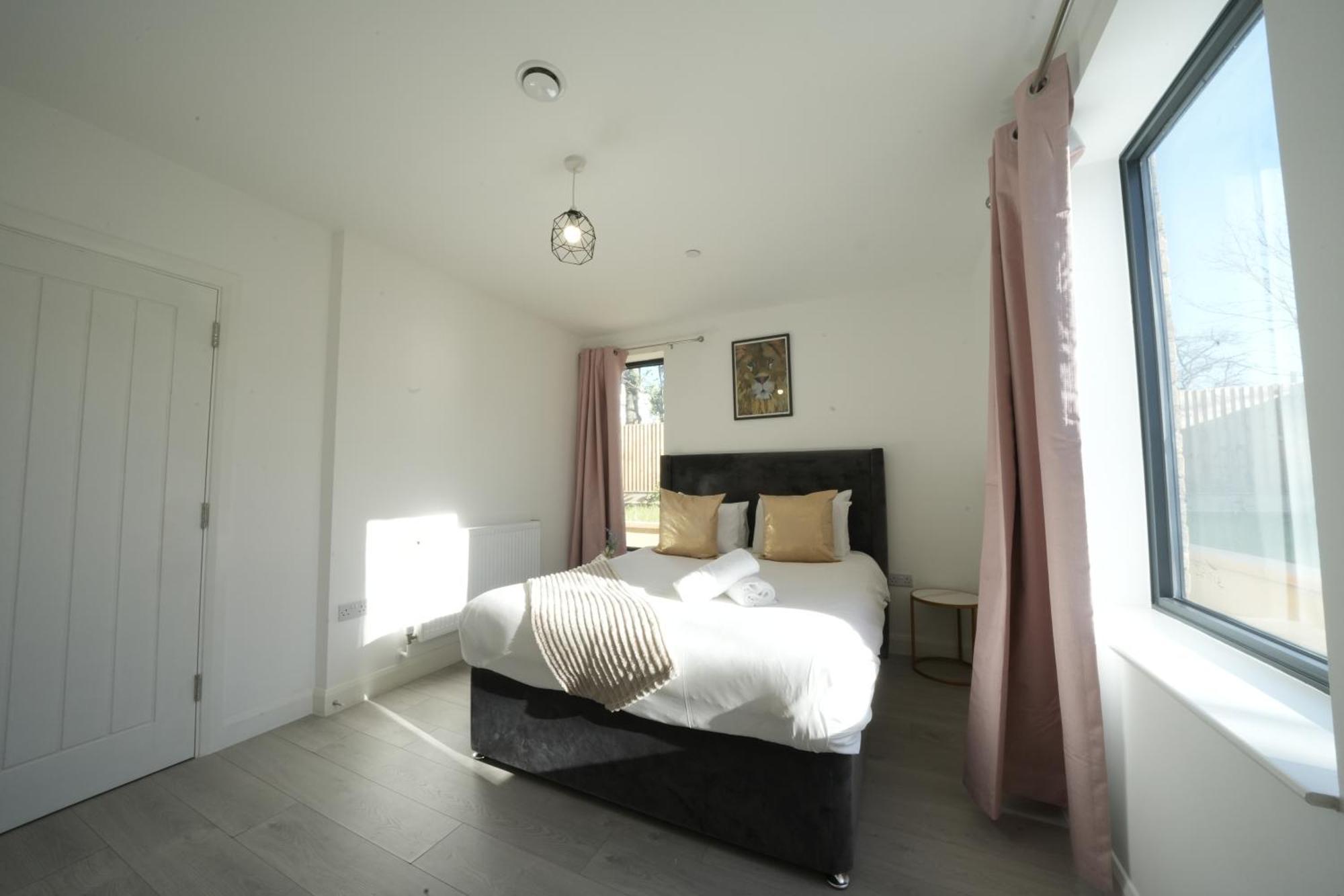 Ealing Broadway Great Stay 7-Minute Walk From The Underground ภายนอก รูปภาพ
