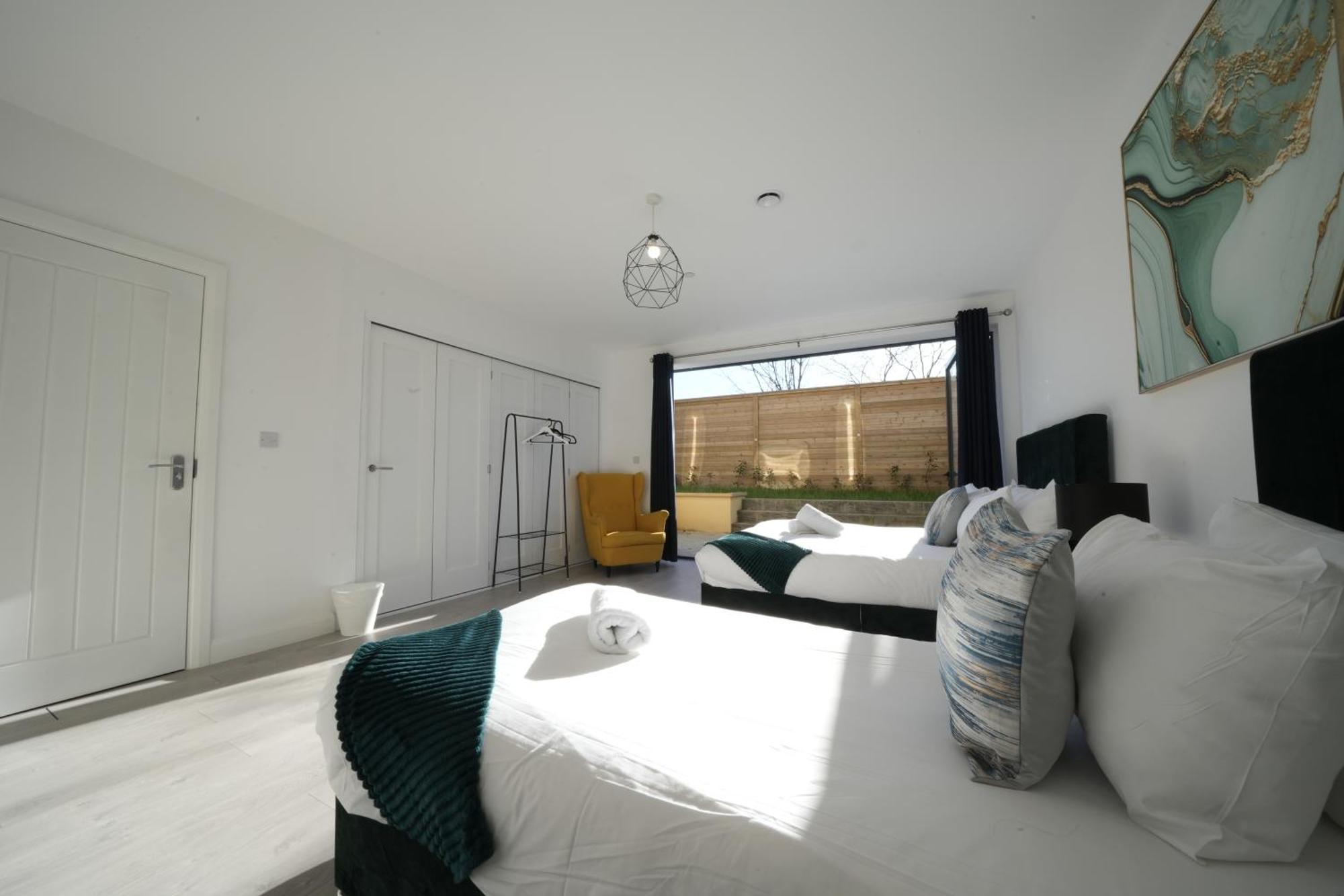 Ealing Broadway Great Stay 7-Minute Walk From The Underground ภายนอก รูปภาพ