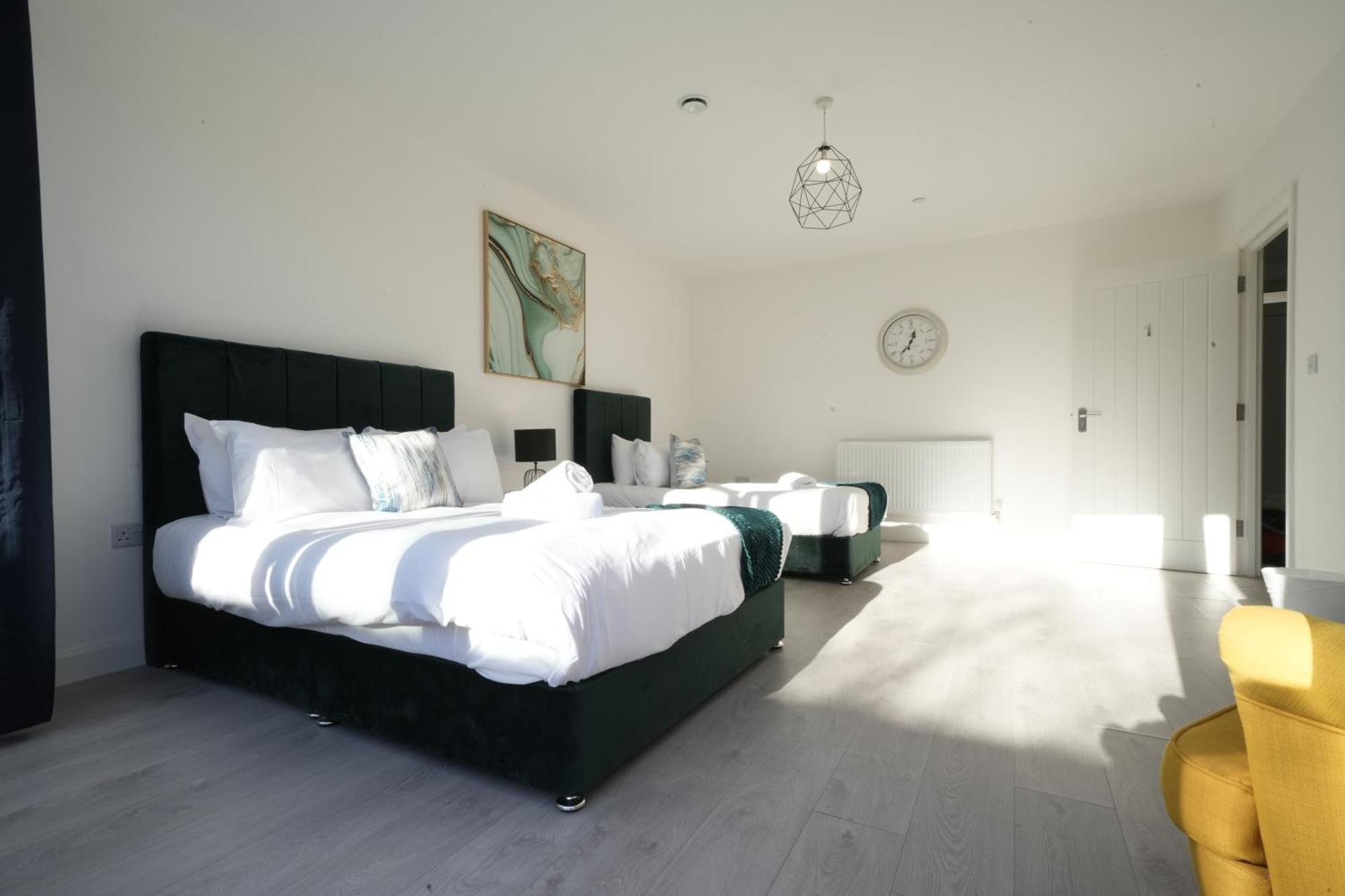 Ealing Broadway Great Stay 7-Minute Walk From The Underground ภายนอก รูปภาพ