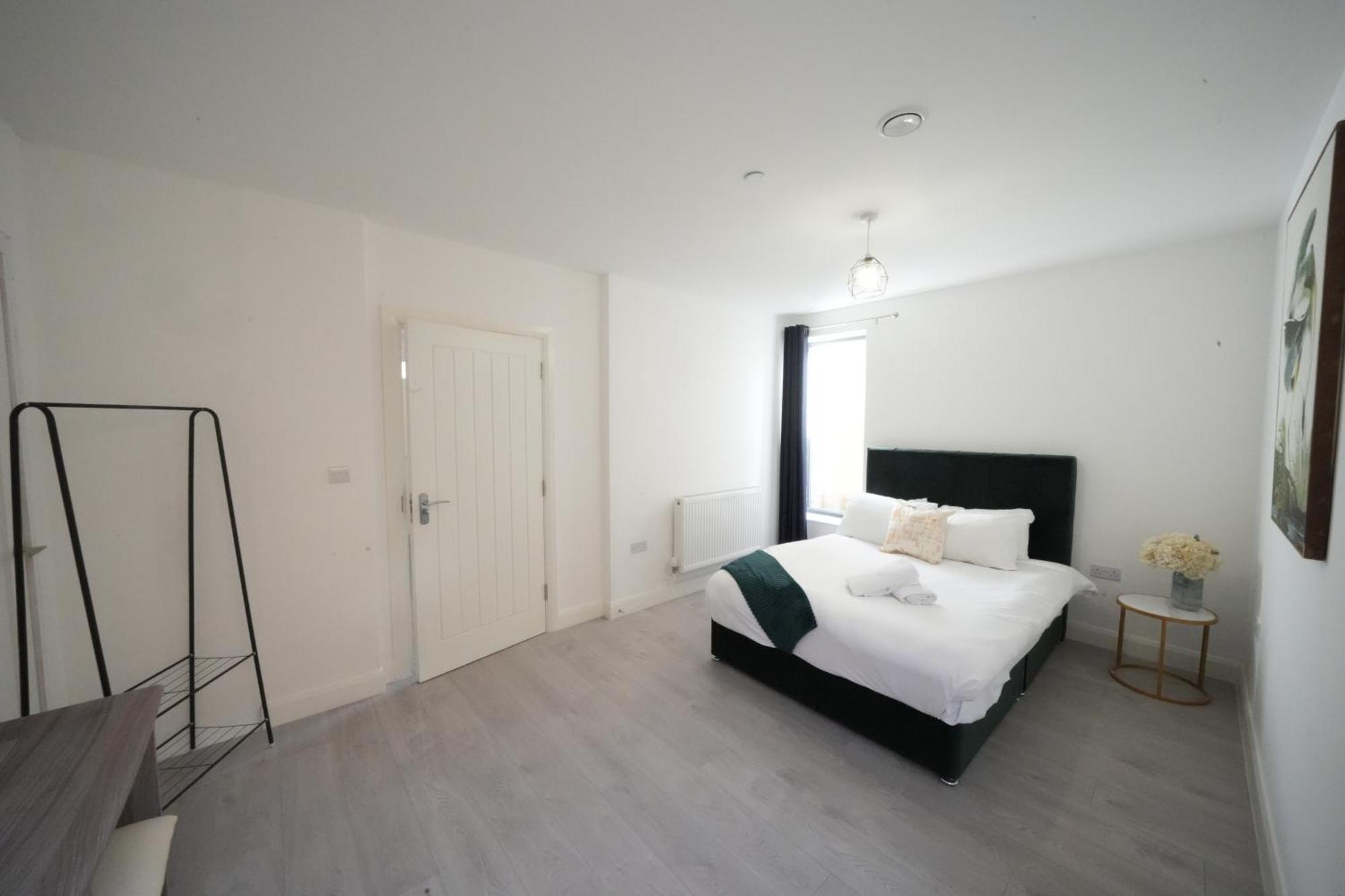 Ealing Broadway Great Stay 7-Minute Walk From The Underground ภายนอก รูปภาพ