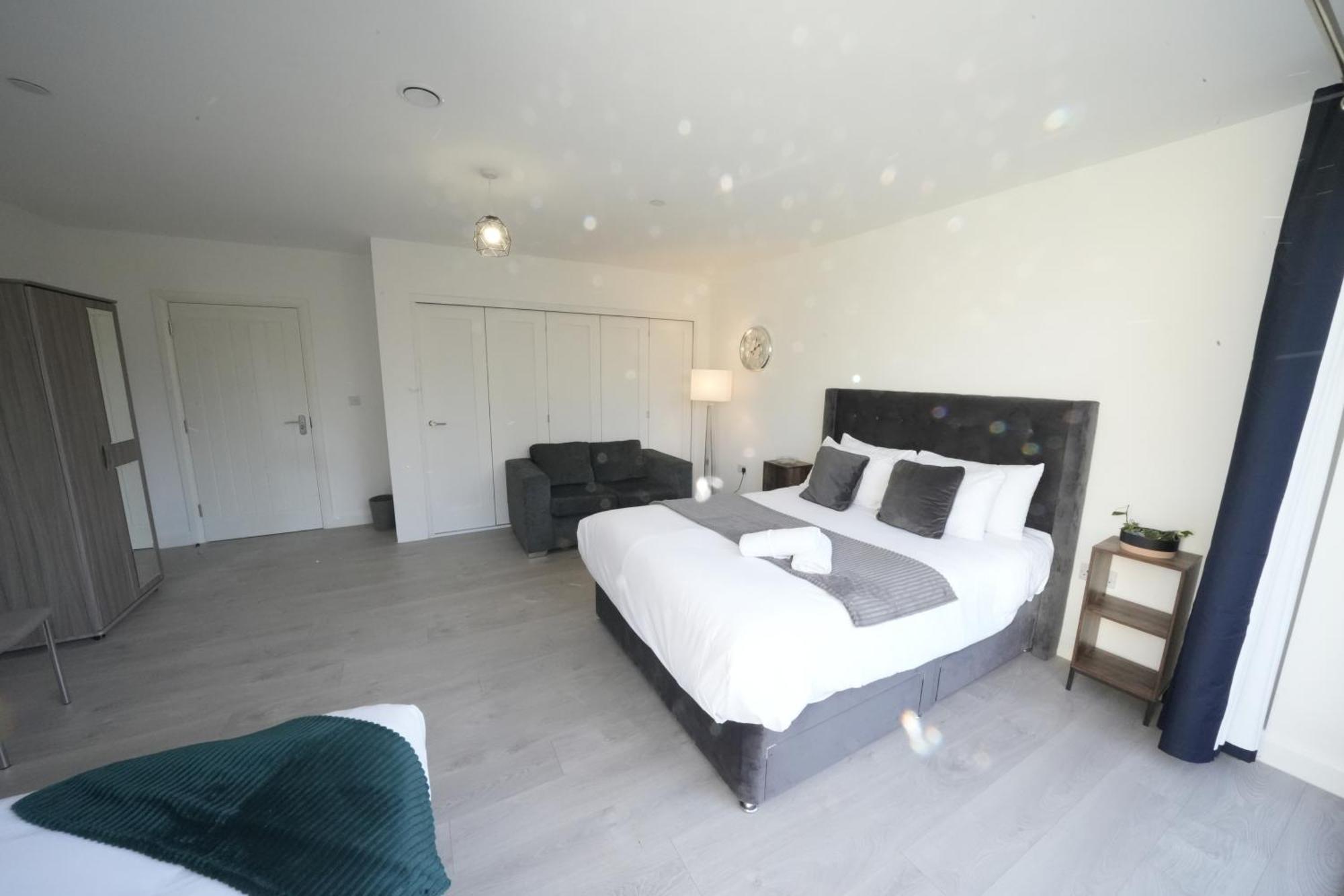 Ealing Broadway Great Stay 7-Minute Walk From The Underground ภายนอก รูปภาพ