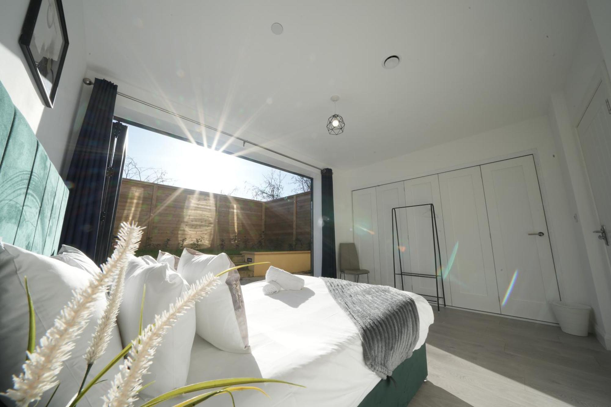Ealing Broadway Great Stay 7-Minute Walk From The Underground ภายนอก รูปภาพ