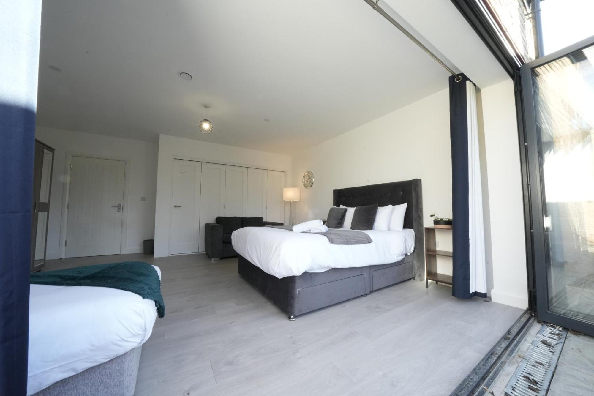 Ealing Broadway Great Stay 7-Minute Walk From The Underground ภายนอก รูปภาพ